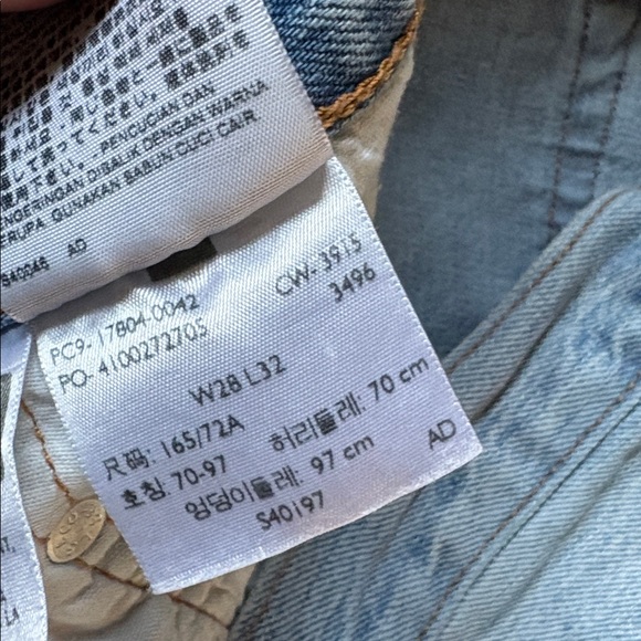 Levi's 501 Light Blue Distressed Boyfriend Jeans - Picture 12 of 12